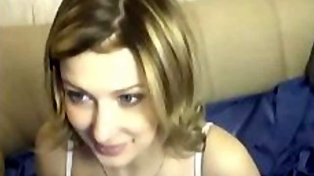Cute Petite Teen Naked On Her Webcam